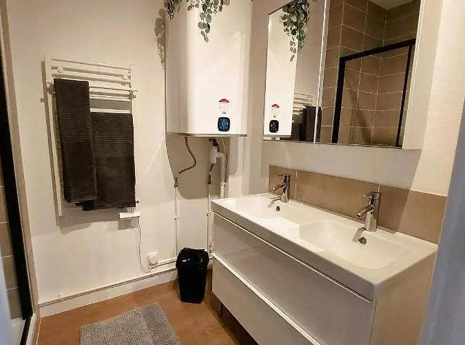 Апартаменти Champon - Lumineux 2 Avec Garage Prive - Tram A 1 Min *