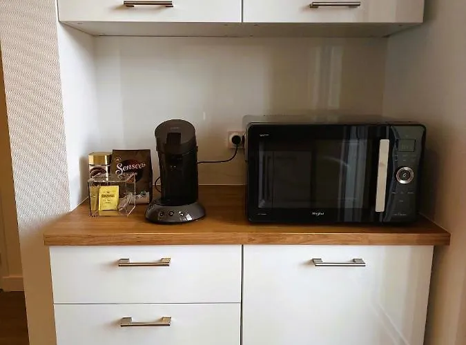 Champon - Lumineux 2 Avec Garage Prive - Tram A 1 Min Апартаменти *