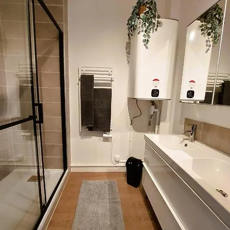 Appartement Champon - Lumineux 2 Avec Garage Privé - Tram à 1 Min