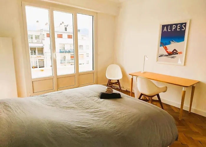 Champon - Lumineux 2 Avec Garage Privé - Tram à 1 Min * Grenoble